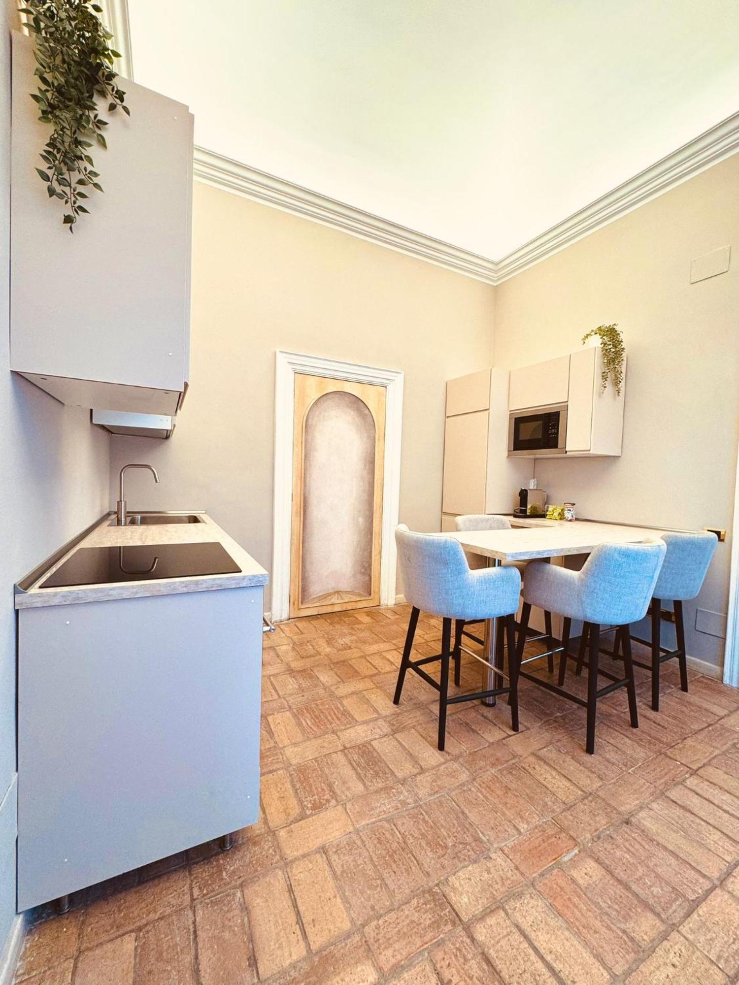 Lux Apartment Cavour Rome Bagian luar foto